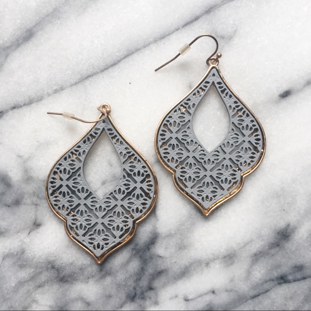 Gold and gray Arabesque earrings